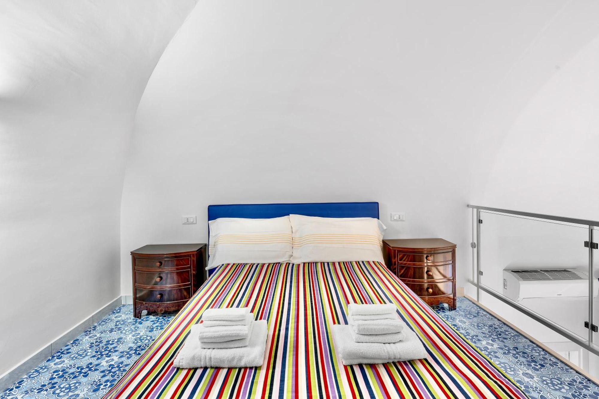 Luxe Minimal Duplex, Amalfi Coast - Airhome Vico Equense Bagian luar foto